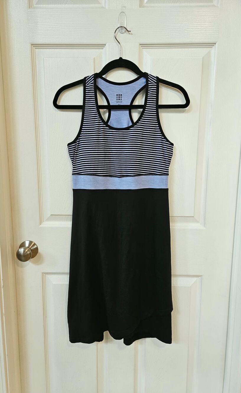 Title Nine Women’s M Athletic Dress Built In Bra Racerback Striped Pocket